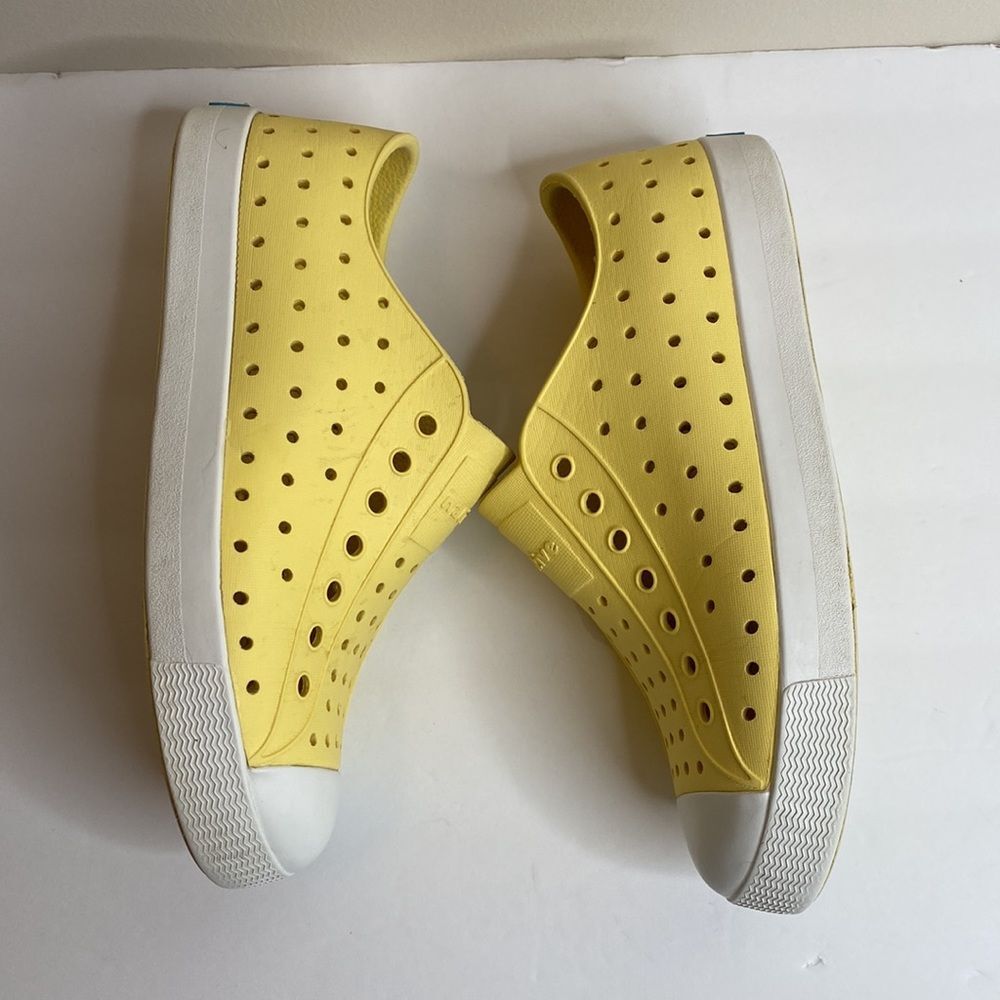 Native Jefferson Water Shoes Yellow Slip On Sneaker Shoe Size 2 - Picture 9 of 12